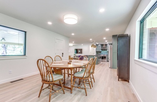 Fayetteville House | 1 Mi to University of Arkansas: Home w/Large Yard