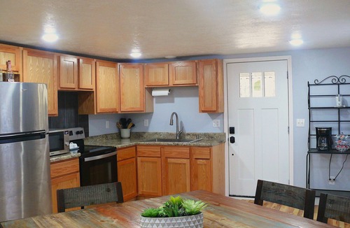 Diamond City House | 1 mile to Bull Shoals Lake and 1 mile to the Diamond City Country Club.