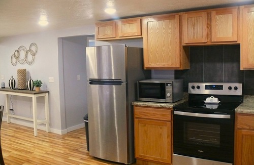 Diamond City House | 1 mile to Bull Shoals Lake and 1 mile to the Diamond City Country Club.