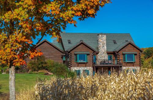 Elkhart Lake House | 1-Mile to Road America, 2-Miles to Elkhart Lake