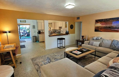 Sarasota House | 1 mile to Siesta Key! Early Bird Special & Low Wkly Rates! Heated Pool! BBQ