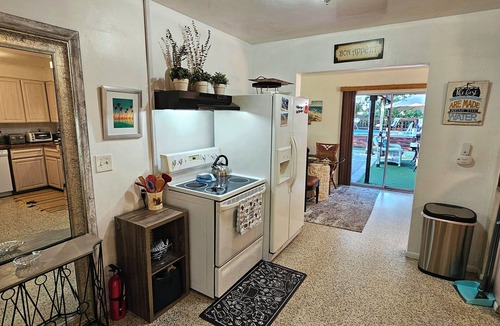 Sarasota House | 1 mile to Siesta Key! Early Bird Special & Low Wkly Rates! Heated Pool! BBQ