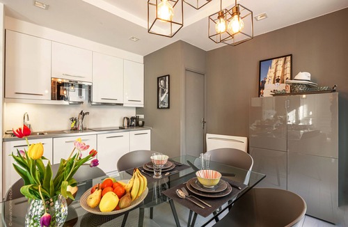 8th Arrondissement Apartment | 1 Min Walk -> Champs Elysées & Avenue Montaigne + A/C + Working Desk