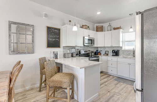 Surfside Beach House | 1 Min Walk to Beach: A Surfside Beach Favorite!