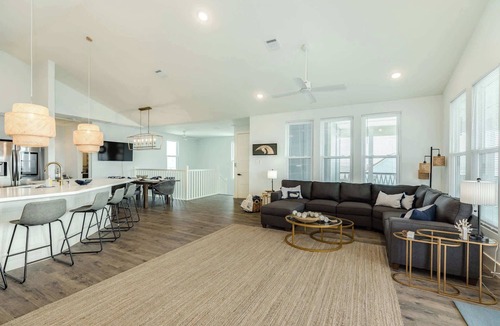 San Luis House | 1 min walk to beach - 7 min drive to Sea Isle