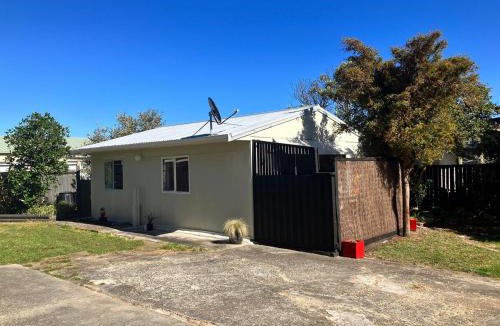 Merita Apartment | 1 min walk to beach, tidy & comfortable