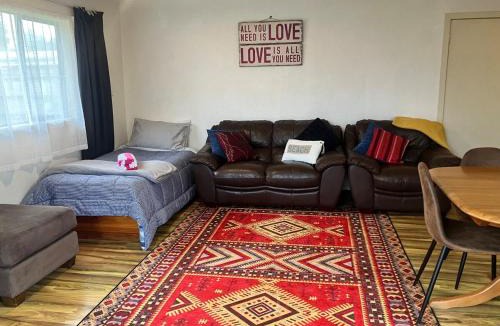 Merita Apartment | 1 min walk to beach, tidy & comfortable