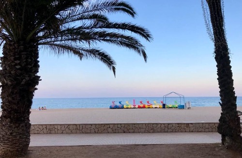 Miami Platja Villa | 1 minute to the beach! Family-sized Garden and BBQ