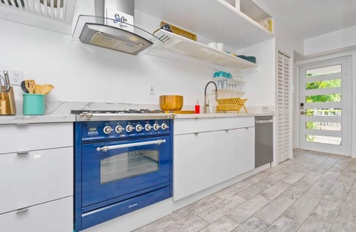 North Beach Apartment | 1 Minute Walk to Beach W/Services and Activities!