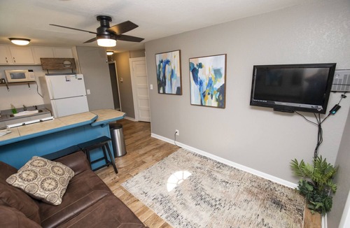 Fayetteville Cottage | 1 Minute Walk to Dickson