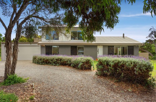 St. Andrews Beach House | 1 Oak - Rye Back Beach Accommodation