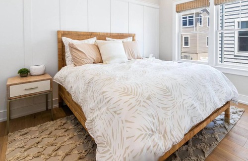 South Beach Haven House | 1 off ocean, pool, new construction, holgate