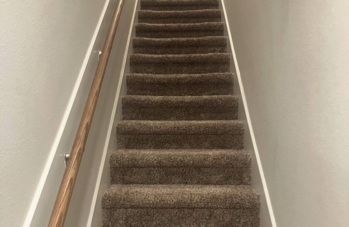Keenan House | 1 or 2 big bedrooms& 1 bathroom available upstairs. With garage & lake access.