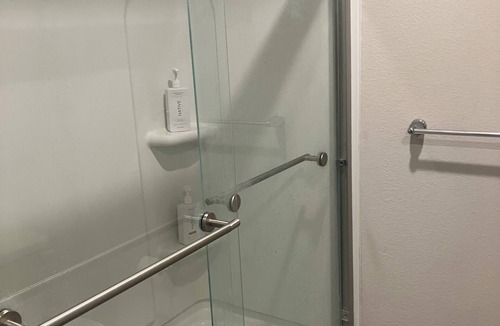 Keenan House | 1 or 2 big bedrooms& 1 bathroom available upstairs. With garage & lake access.
