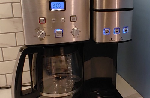 Lakeside Cottage | 1 or 2 Fun Cottages Sleep 2-10-20 People. Pool & Hot Tub. Steps to Beach + More