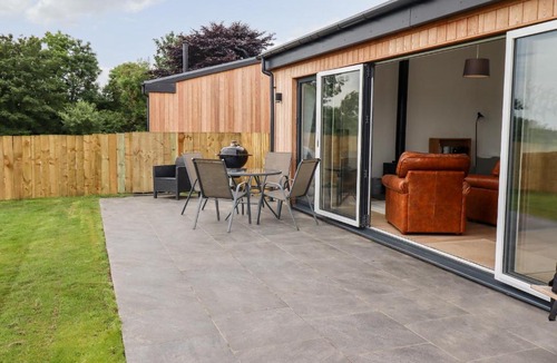 Dunstan House | 1 Orchard Cottages