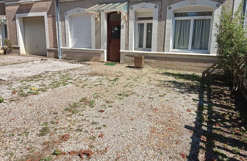 Fruges House | 1-person bed, large desk