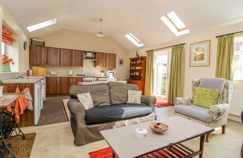 Ryther Cottage | 1 PINES FARM COTTAGES, family friendly, with open fire in Tadcaster