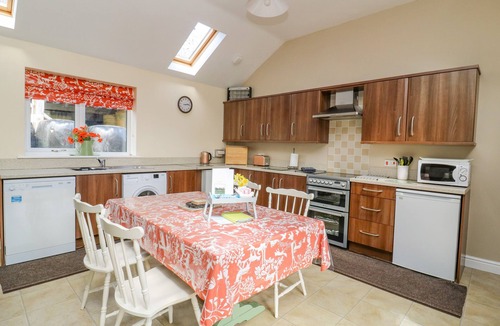 Ryther Cottage | 1 PINES FARM COTTAGES, family friendly, with open fire in Tadcaster