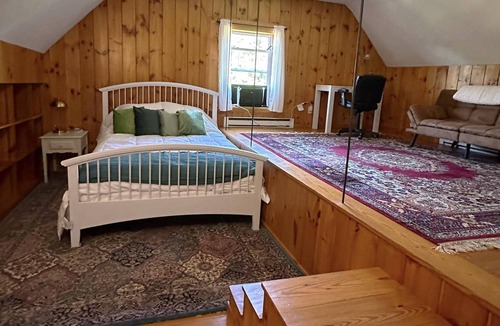 Hooksett Apartment | 1 private bedroom & private half bathroom in shared home