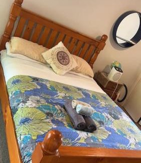 Epsom Apartment | 1 Queen Bed and 1 Sofa Bed, Serviced Studio B