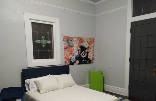 Winder Apartment | 1 Queen bed, Great Amenities! rm 2.