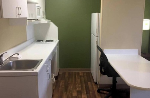 North Greece Apartment | 1 Queen Bed | Non-Smoking, Kitchen