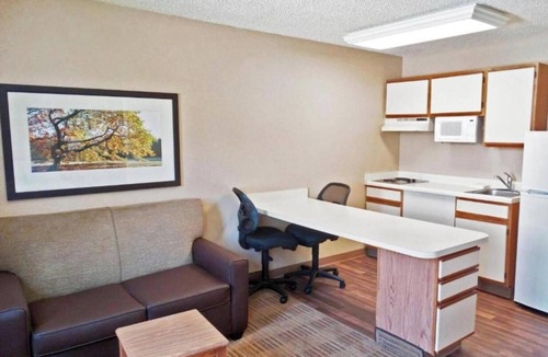 Fishkill Apartment | 1 Queen Bed | Non-Smoking, Kitchen