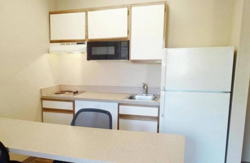 Fishkill Apartment | 1 Queen Bed | Non-Smoking, Kitchen