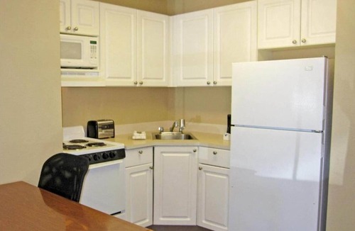 Tougaloo Apartment | 1 Queen Bed | Non-Smoking, Kitchen