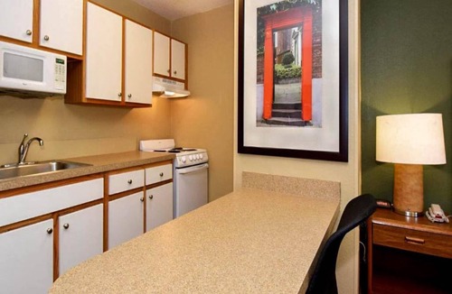 Greenville - Spartanburg Apartment | 1 Queen Bed | Non-Smoking, Micfridge, Sofa-Bed