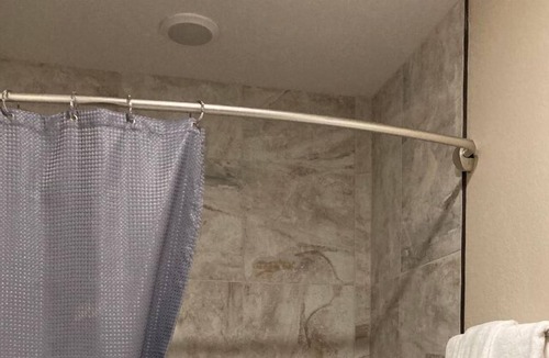 Gober House | 1 Queen Bed plus 1 Double bed and private bathroom.