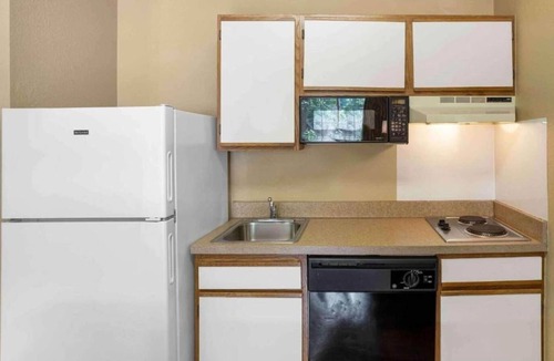 Fishkill Apartment | 1 Queen Bed | Suite, Non-Smoking, Kitchen