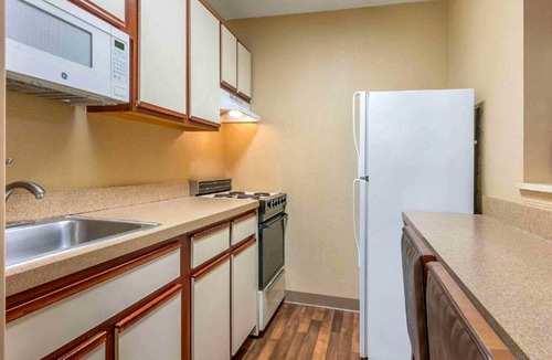 Florence Apartment | 1 Queen Bed | Suite, Non-Smoking, Kitchen