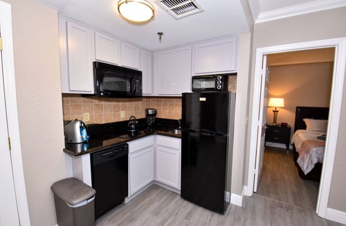 Southwest Orlando Condo | #1 Resort style living! Close to ALL attractions-UNIVERSAL,DISNEY, SEA WORLD!