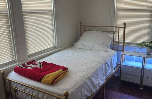 Kansas City Bed & Breakfast | 1 Room, 2 beds, continental breakfast safe & peaceful setting