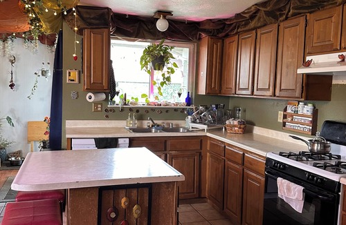 Pacific House | 1 room available in home
