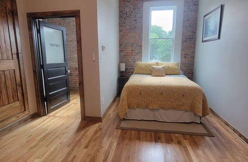Walnut Cove Apartment | 1 Room Studio Apartment-walking distance to coffee shop, restaurants, bars, etc!