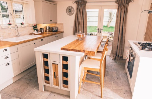 Tunstall Cottage | 1 Rose Cottage, Endon