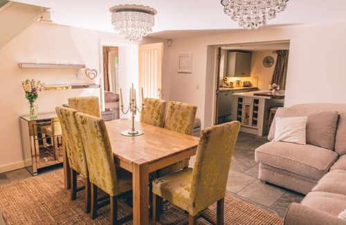 Tunstall Cottage | 1 Rose Cottage, Endon