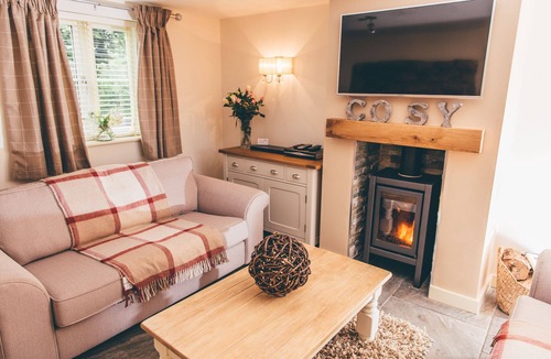 Tunstall Cottage | 1 Rose Cottage, Endon