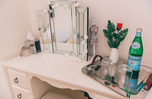 Tunstall Cottage | 1 Rose Cottage, Endon