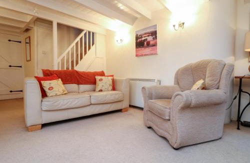 Lansallos House | 1 Rose Cottages