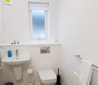 Auchengray Apartment | 1 Royal View Apartments