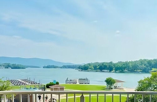 Smith Mountain Lake Condo | #1 SML Lake Escape! Lakeview, Boat, Golf, Beach!