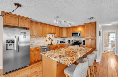 Holmes Beach Villa | 1 Step Closer 2 Bedroom Villa by RedAwning