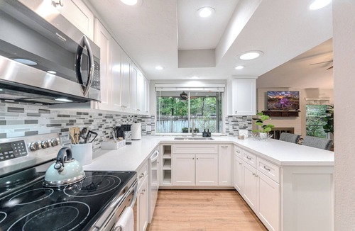 Panther Creek House | 1 story, family friendly 3bdr in The Woodlands! !