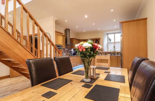 Elgin Cottage | 1 The Coach House