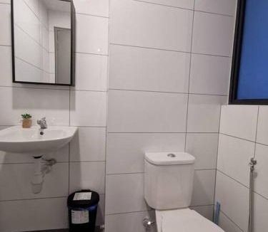 Kampung Bukit Dukong Apartment | 1 Traders Garden 1BR Pool View with HiSpeed Internet Netflix