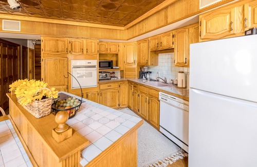 Nicholson House | 10-acre home with deck, BBQ, bar, pool table, fireplace, & loft